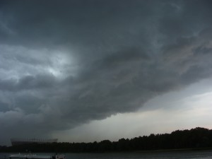 Tył chmury szelfowej nad Warszawą, 19.08.2011, fot. A. Surowiecki