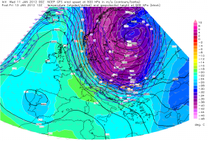 Zimne powietrze o temperaturze ok. -40°C na wys. 500 hPa (prognoza GFS na piątek, godz. 13 CET) doprowadzi do powstania zjawisk konwekcyjnych (źródło: estofex.org)