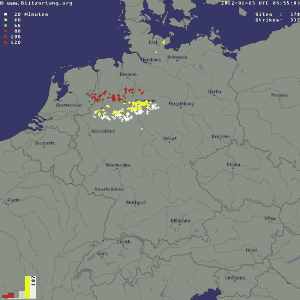 Wyładowania atm. podczas linii szkwału, która przeszła przez Niemcy w dn. 5.01.2012 (źródło: blitzortung.org)