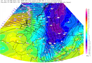 Rozkład temperatury na poziomie 850 hPa; doskonale zaznacozny "jęzor" chłodnego powietrza oraz cieplejsza masa nad Europą Zachodnią