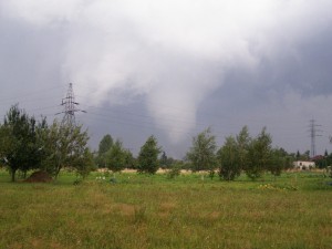 Przechodzące tornado w rej. Radomska (fot. Katarzyna, źródło: PŁB)