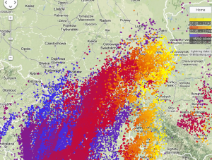 Duża część wyładowań, jakie zostały zanotowane w ostatnich kilkudziesięciu godzinach (blitzortung)