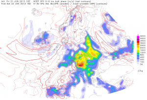 Prognozowane warunki termodynamiczne i kinematyczne - wartości energii potencjalnej dostępnej konwekcyjnie oraz pionowego uskoku prędkościowego wiatru w warstwie 0-6 km (GFS - ESTOFEX)