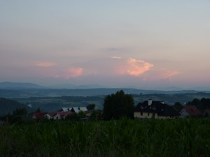 Cumulonimbus widziany z daleka (fot Tomasz Machowski)