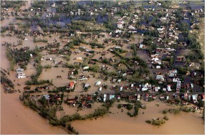 Powódź po przejściu przez centralny Wietnam tajfunu "Ketsana" w 2009 r. (źródło: Reuters)