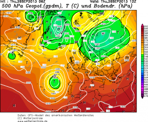 Rozległa dolina geopotencjału widoczna na poziomie 500 hPa (GFS)