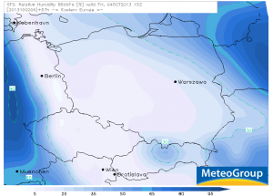 Spodziewana wilgotność względna na wysokości 850 hPa - piątek (GFS)