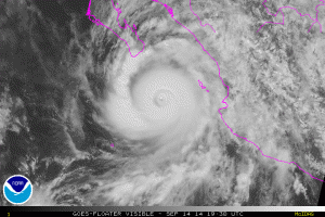 Zdjęcie satelitarne huraganu Odile z 14.09.14, godz. 21:30 (źródło - NOAA)