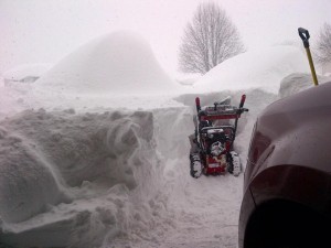 Potężne ilości śniegu w południowej części Buffalo w stanie Nowy Jork (Twitter, @shleyyy07)