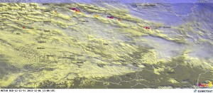 Liniowa strefa komórek konwekcyjnych z burzami śnieżnymi ciągnąca się od okolic Rugii po okolice Warszawy (źródło: lightningmaps.org / EUMETSAT)