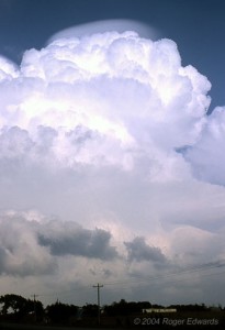 Chmura pileus (fot. Roger Edwards)