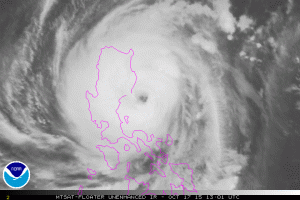 Zdjęcie satelitarne tajfunu Koppu dnia 17.10.2015 godz. 15:01 CEST (źródło: NOAA)