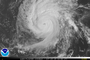 Aktualne zdjęcie satelitarne huraganu Olaf (źródło: NOAA)