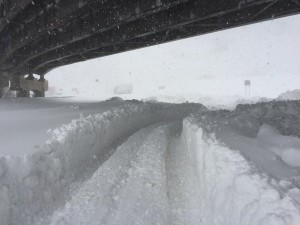 Potężne ilości śniegu w wyniku efektu jeziora spadły w Buffalo pod koniec 2014 r. Źródło: Andrew Cuomo za Twitter
