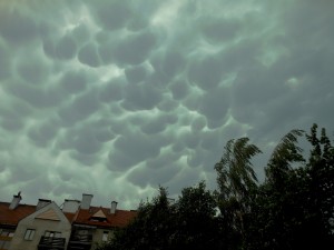 Chmury mammatus obserwowane nad Krakowem. Fot. Anna Kłosińska (Polscy Łowcy Burz).