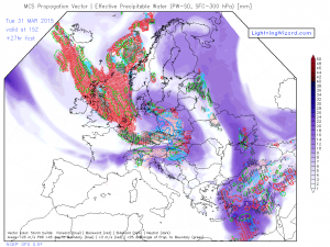Prognoza modelu GFS na wtorkowe popołudnie sugeruje utworzenie się liniowego układu konwekcyjnego przesuwającego się na zachód (źródło: Lightningwizard.com)
